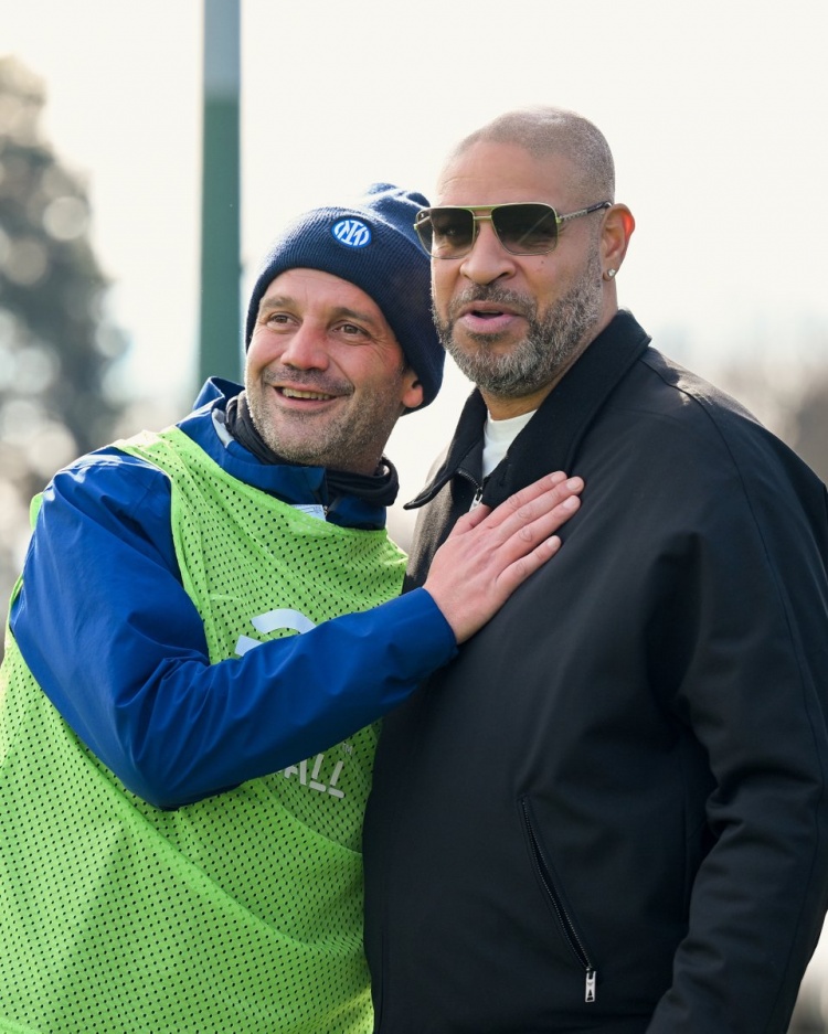 英超直播-阿德造访国米！官方晒阿德与齐沃合照：一次特别的重逢 🖤💙